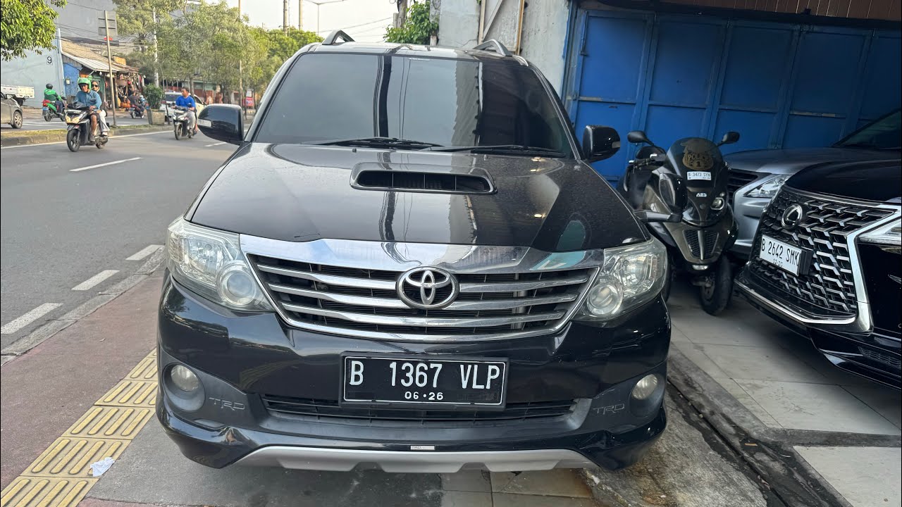Hyundai Sonata Nissan Elgrand dan Toyota Fortuner di Arjuna Motor Jatiwaringin 