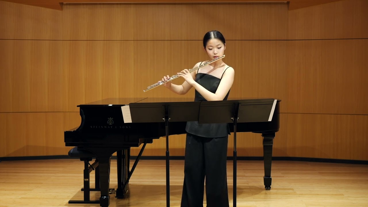 Elliott Carter - Scrivo in Vento for Flute (1991) | Sooah Jeon