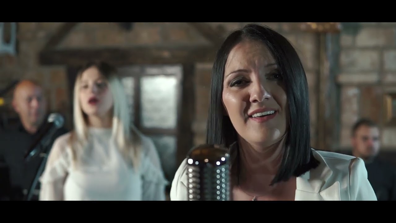 Jelena Aleksić & Bend Plus - PAMTIM MAJKU ( Official music video )
