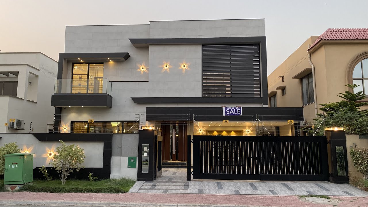 1 Kanal Extra Ordinary House in Bahria Town Lahore | 1 Kanal House Design in Lahore | House for Sale