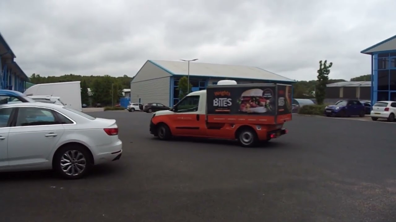 Wrights bites Food Van Playing Captain Pugwash (Includes the full chime)
