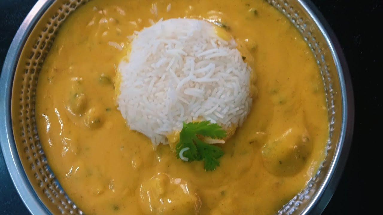 punjabi style kadhi palak pakodi 
