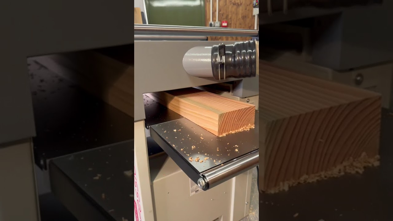 #axminster #axminstertools #tools #powertools #woodworking #shorts #diy #thicknesser #machine