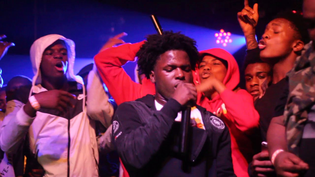 Zah Sosaa performing at Voltage Lounge
