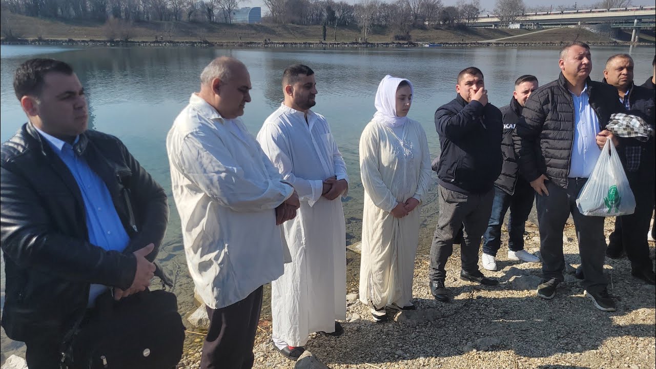 Pacuraru Puiu: Boteaza in Numele Lui Isus Hristos pe Fratele Marian si soția sa  Sora Izabela