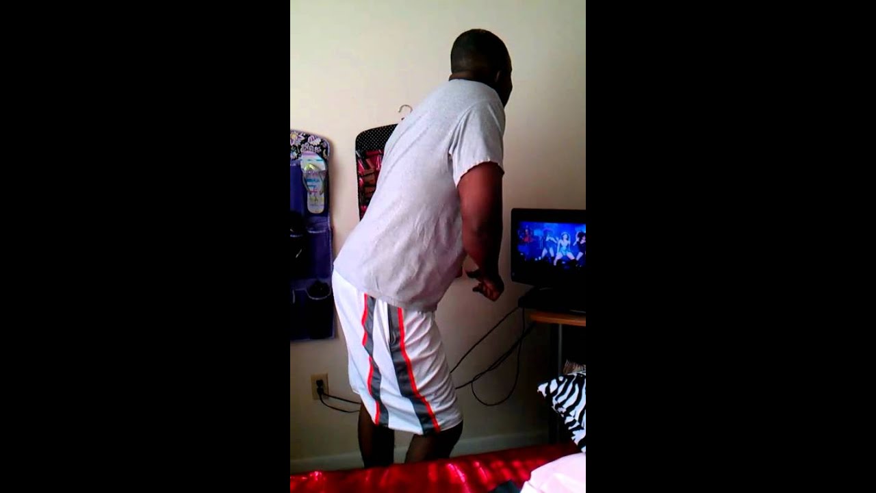 Robert Hamilton dancing to beyonce