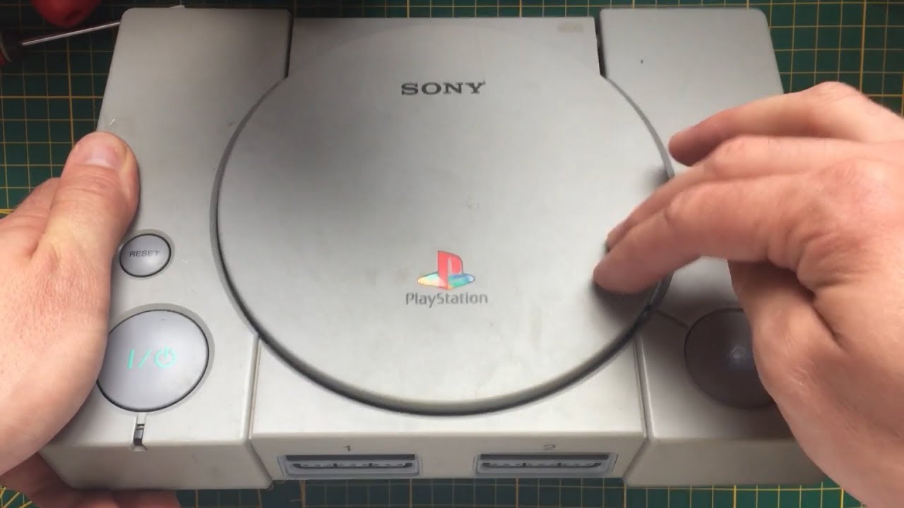 REPARATION CAPOT ET RECHERCHE DE PUCE PS1 !