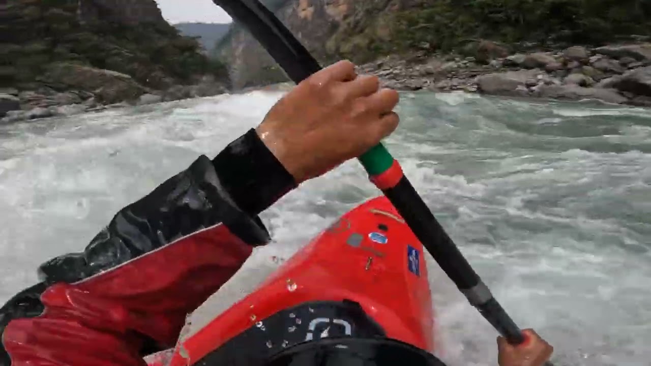 #whitewaterkayaking #karnali #nepal 