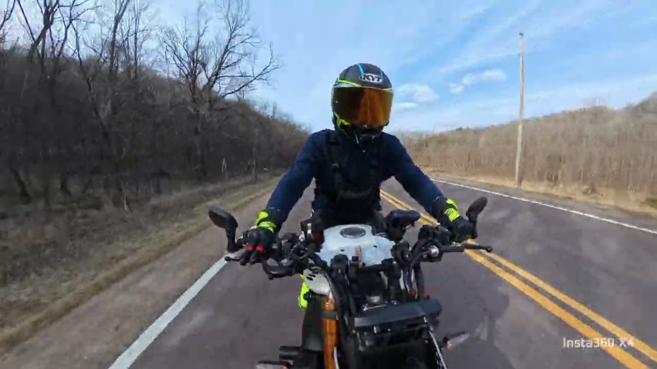 Mt09 SP Rider Trying The XSR900