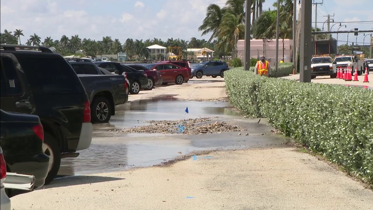 Water line break in Hollywood causing flooding issues