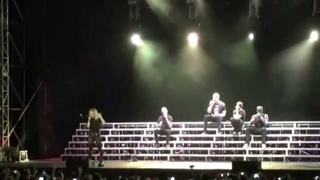 Pentatonix - La La Latch (Live In Malaysia)
