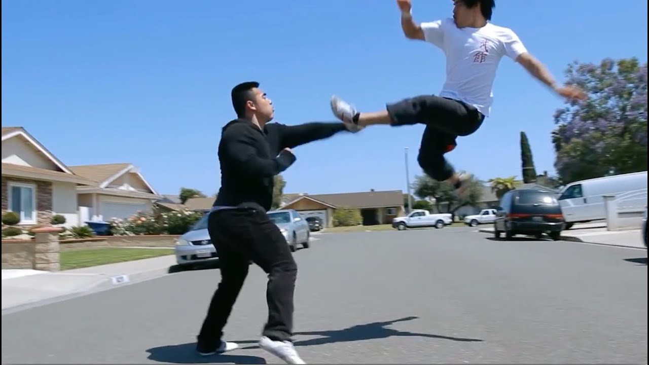 MARTIAL ARTIST VS STREET THUGS