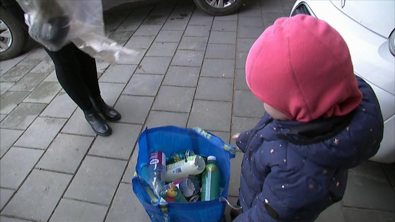 Børnehave samler flasker for at redde deres dyr