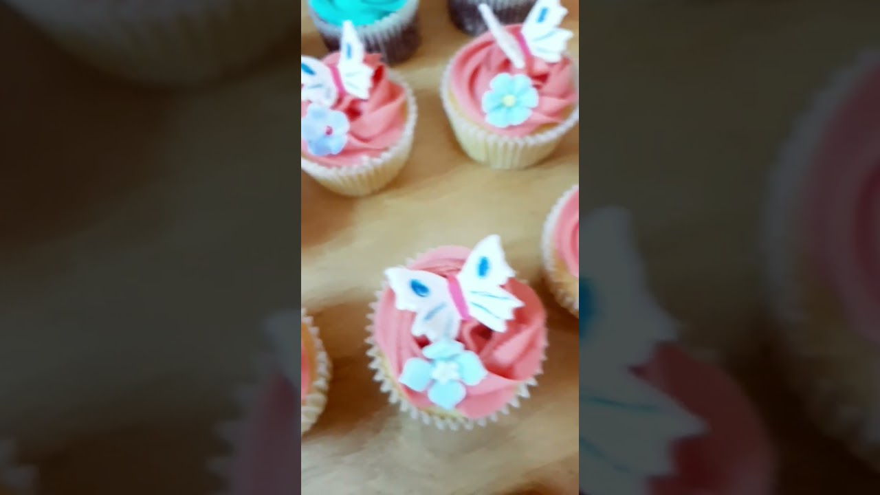 I made a big batch of cupcakes in spring theme 