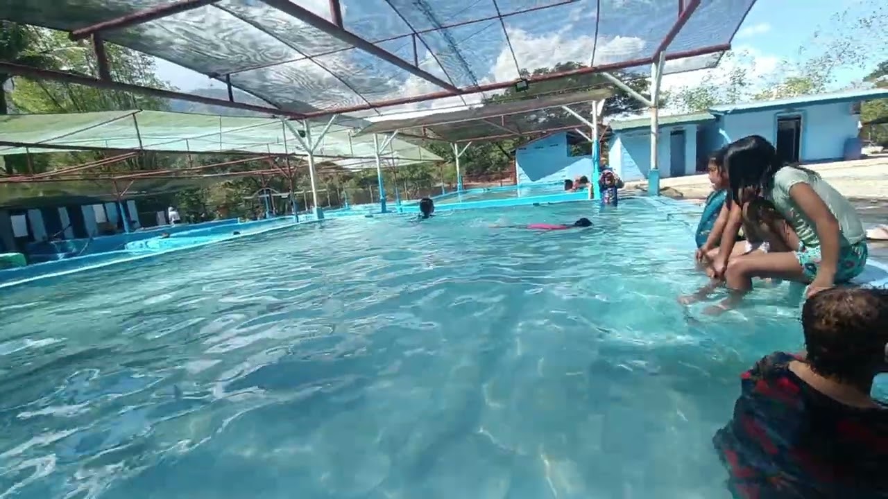 Living in the Countryside 👉 Unlimited Swimming while we do not have class 