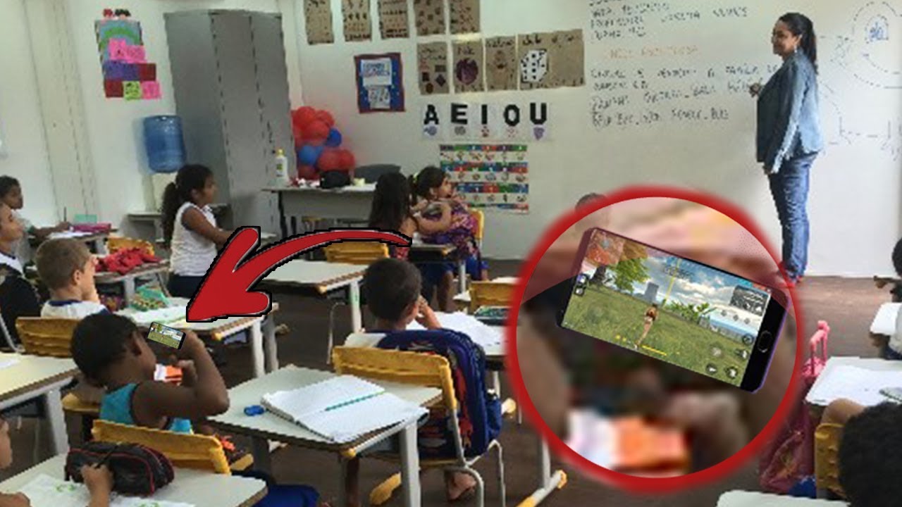 PROFESSORA PEGOU JOGANDO NA SALA DE AULA