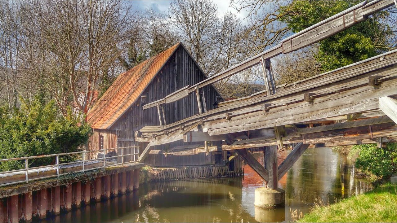 Historische Wassermühle 1737 mit Kraftübertragung @ Gradierwerk BAD KÖSEN  - Technisches Denkmal