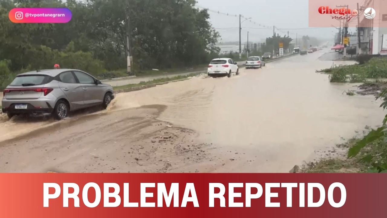 Chuva em Parnamirim trava avenida Olavo Montenegro