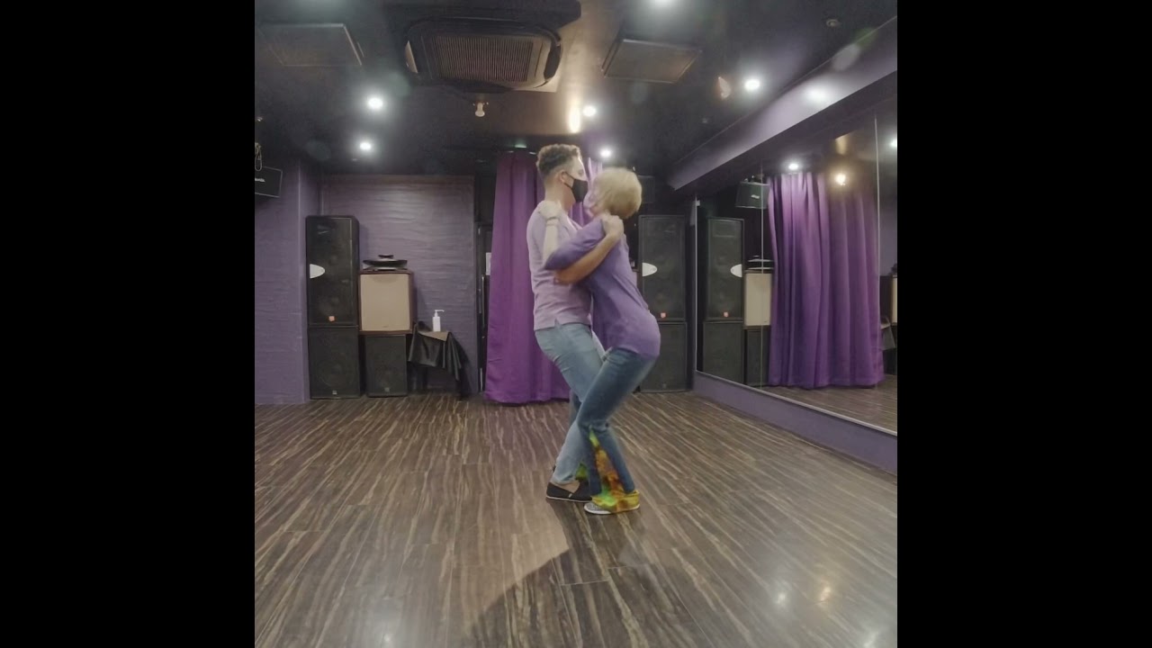 Ryu & Natsuki Sensual Bachata After Class Demo @El Rincon Latino Osaka