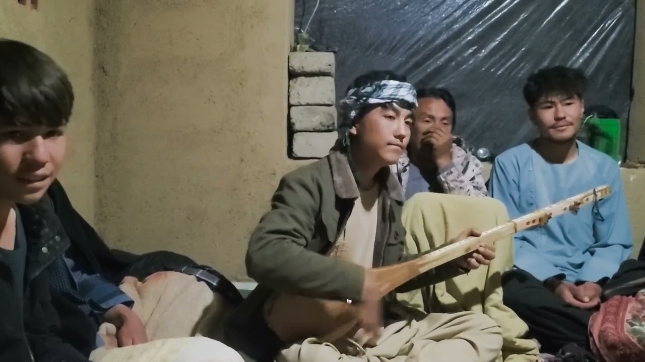 بعد از چند مدت با ویدئو جدید و دمبوره هزارگی از احسان محمدی در خدمت شما عزیزان قرار دارم#سبسکرایب#👍👍