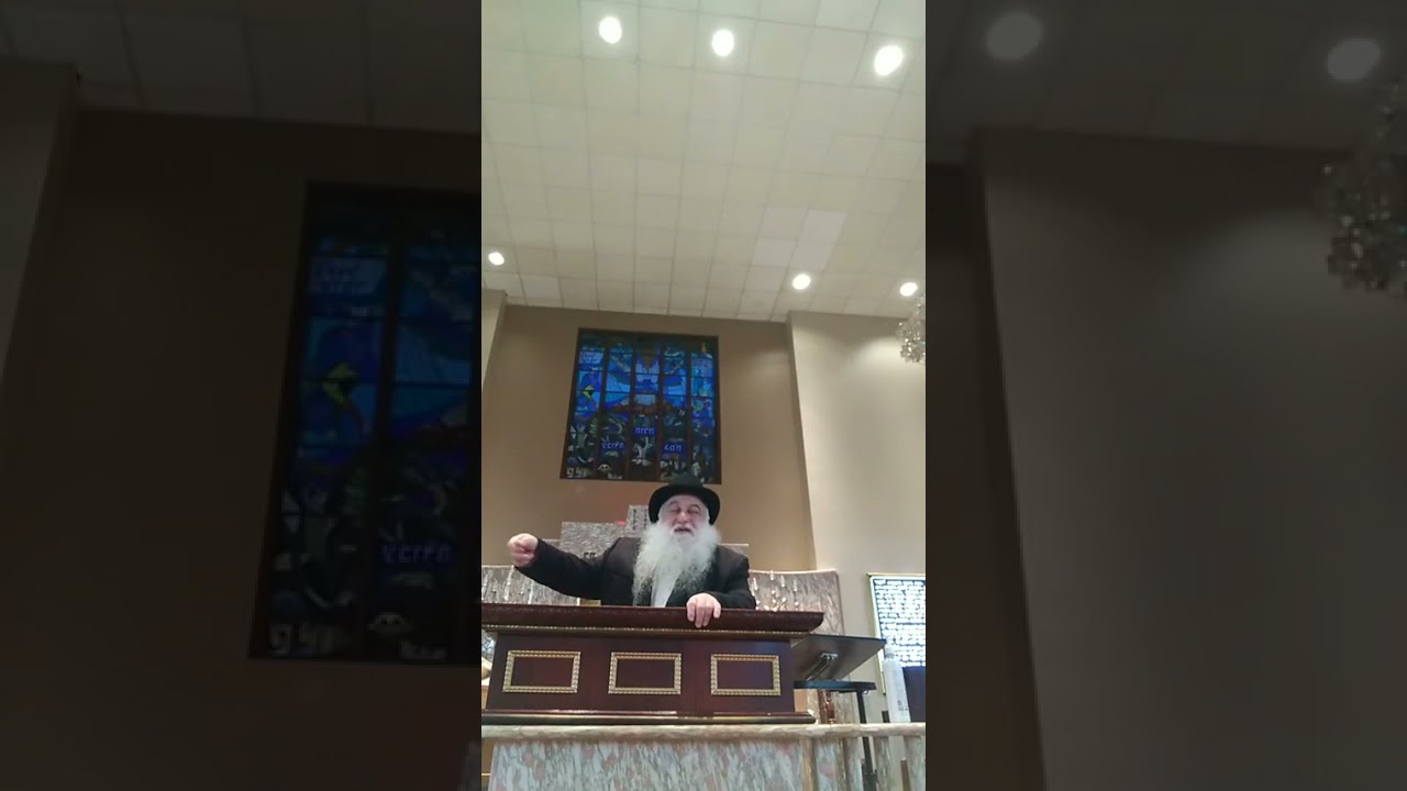 RABBI MICHAEL DANIELOV GIVING MAASER (TITHE) FROM ONE'S EARNINGS