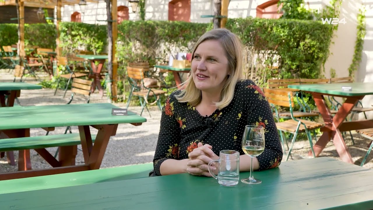 KATHARINA HOHENBERGER über ihre WIENER BRUT  (Sendungsausschnitt W24 Wiener Liedkunst)