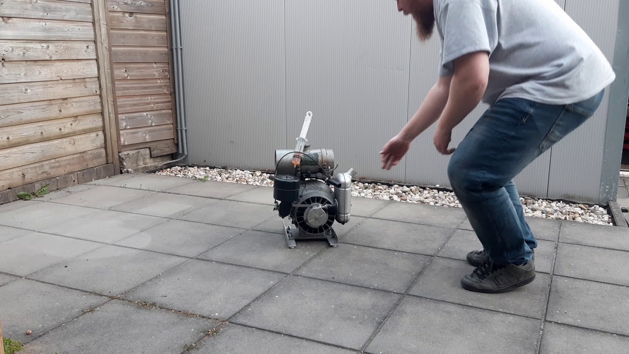 Sachs KM48 wankel, flame from the exhaust!