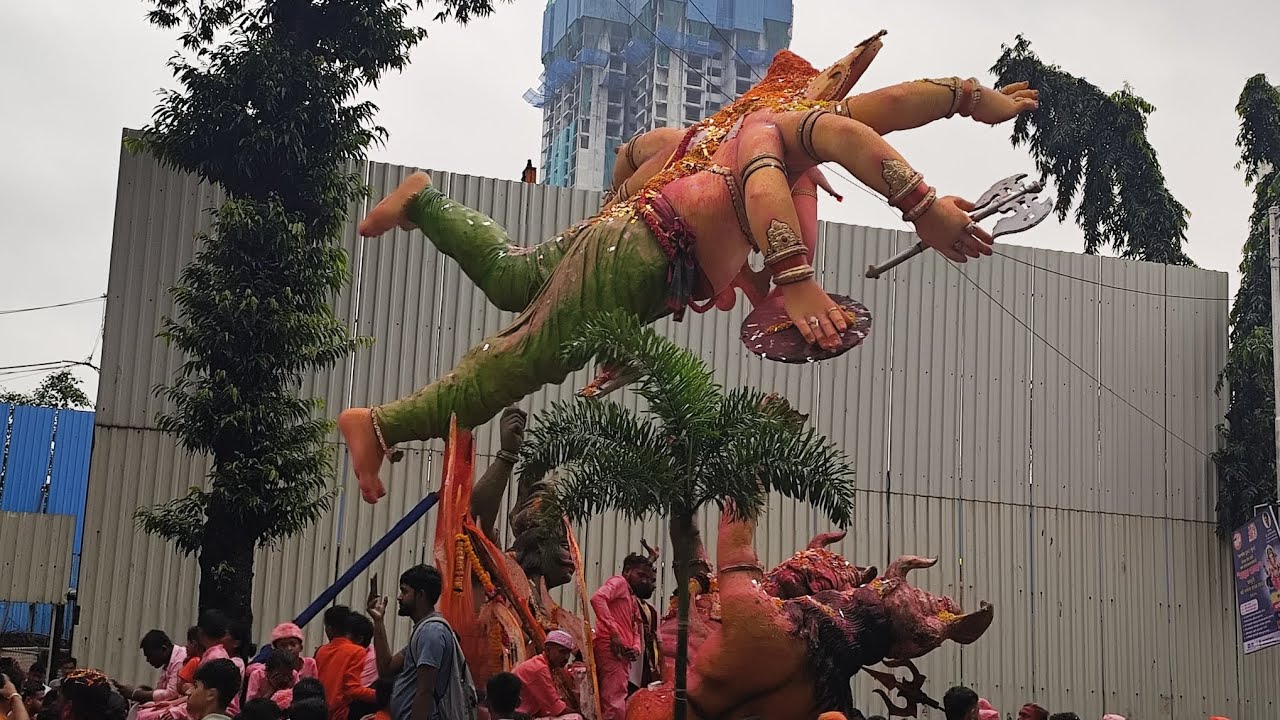 Parel Cha Maharaja Visarjan Sohala 2025 \ Balancing Ganpati Murti Visarjan \ परेल चा महाराजा 2025 