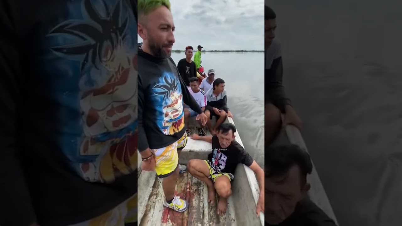 #brom4 montamos al pajuate a una canoa y se calló 😱