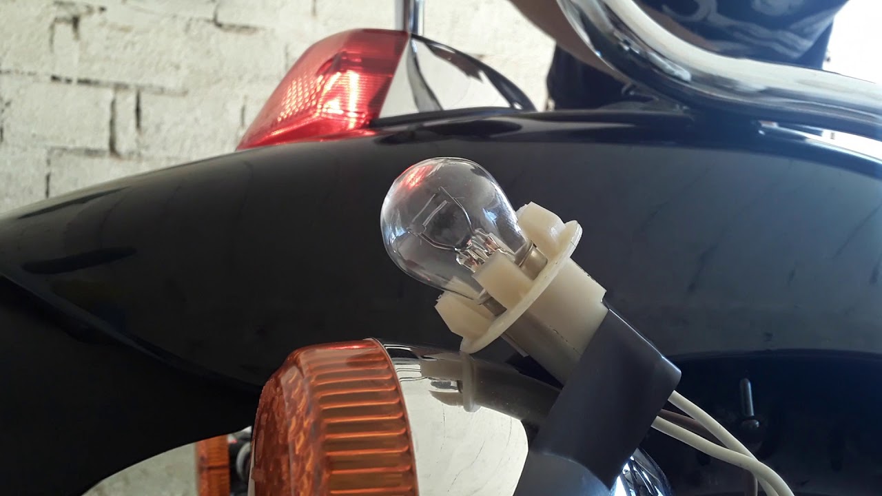 Luz de freio com seta shadow 600 e função lanterna eseta.