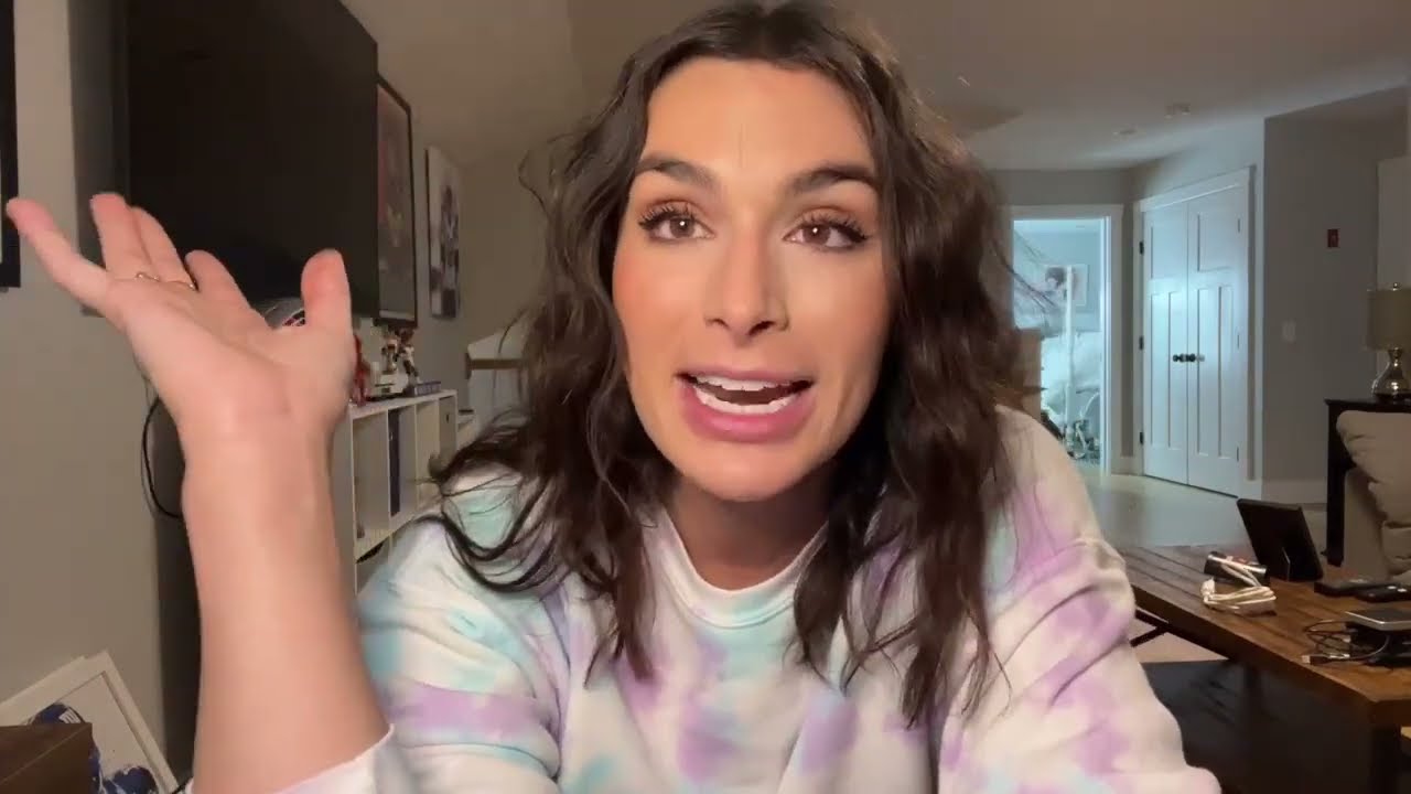 Amazon beauty products live stream. #amazon #amazonlive