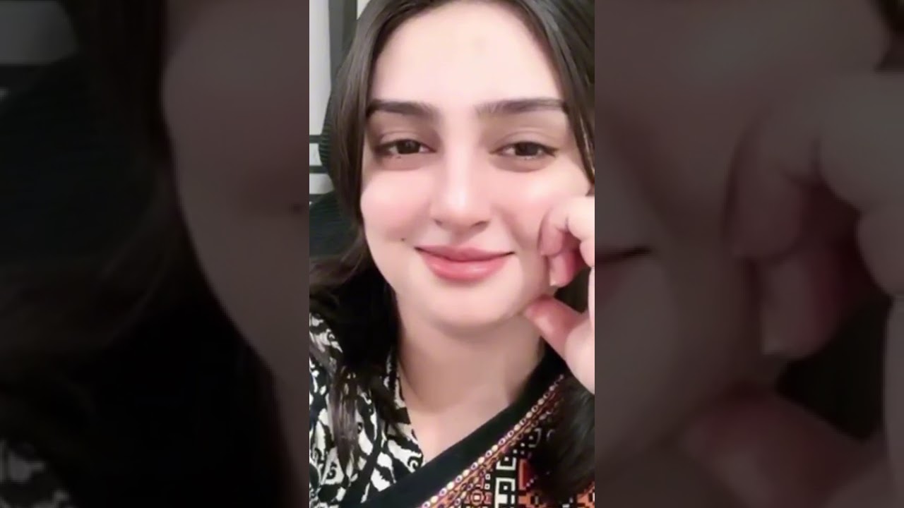 #4204 #stunning beauty @ Felize Periscope vlog
