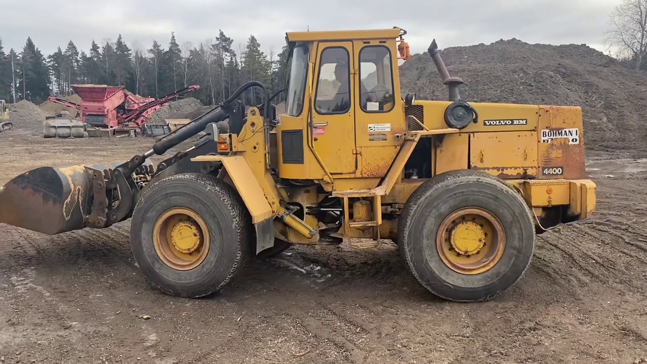 K&ouml;p hjullastare Volvo BM 4400 p&aring; Klaravik