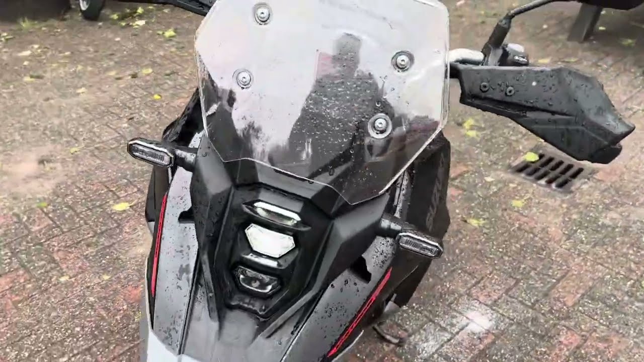 SUZUKI V-STROM 800 DE model 2025