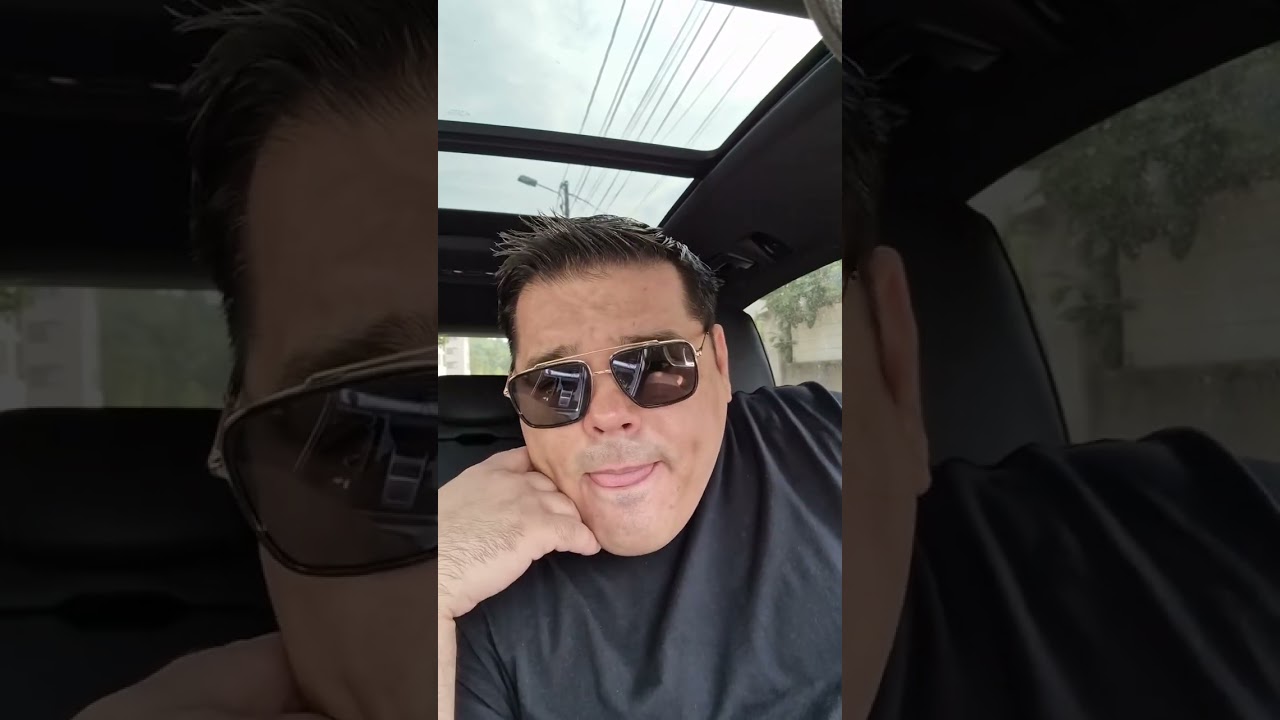 Alex stoica Info pt Mascota David de la Tandarei Seful de la Londra ...gen 🙈🤣