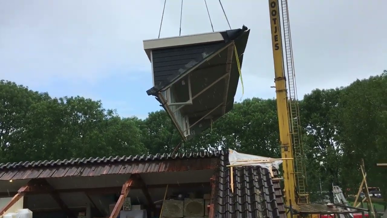 12 meter dakkapel plaatsen, placing a 12 meter (40ft) dormer @ruiterdakkapellen