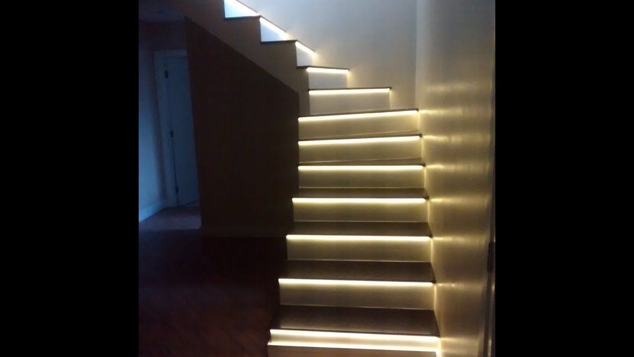 COMO INSTALAR FITA DE LED EM ESCADA.
