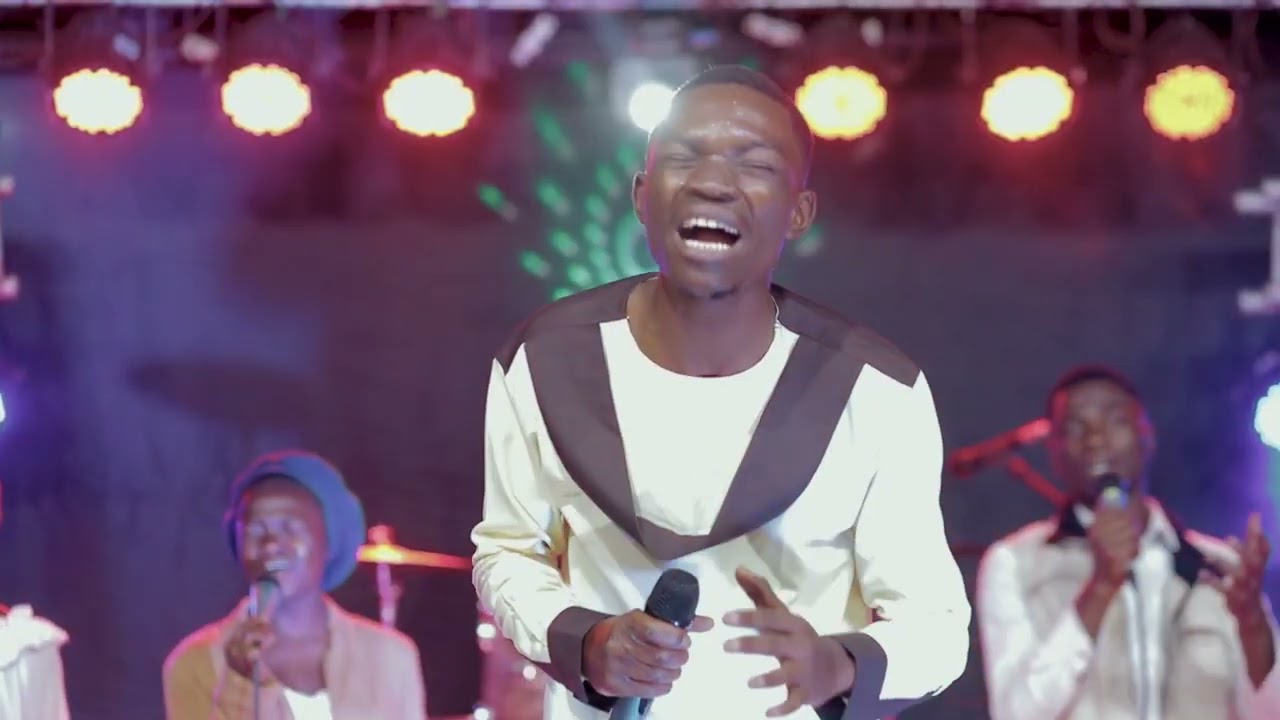 Uhai gospel choir__inuka shammah_(OFFICIAL LIVE VIDEO)