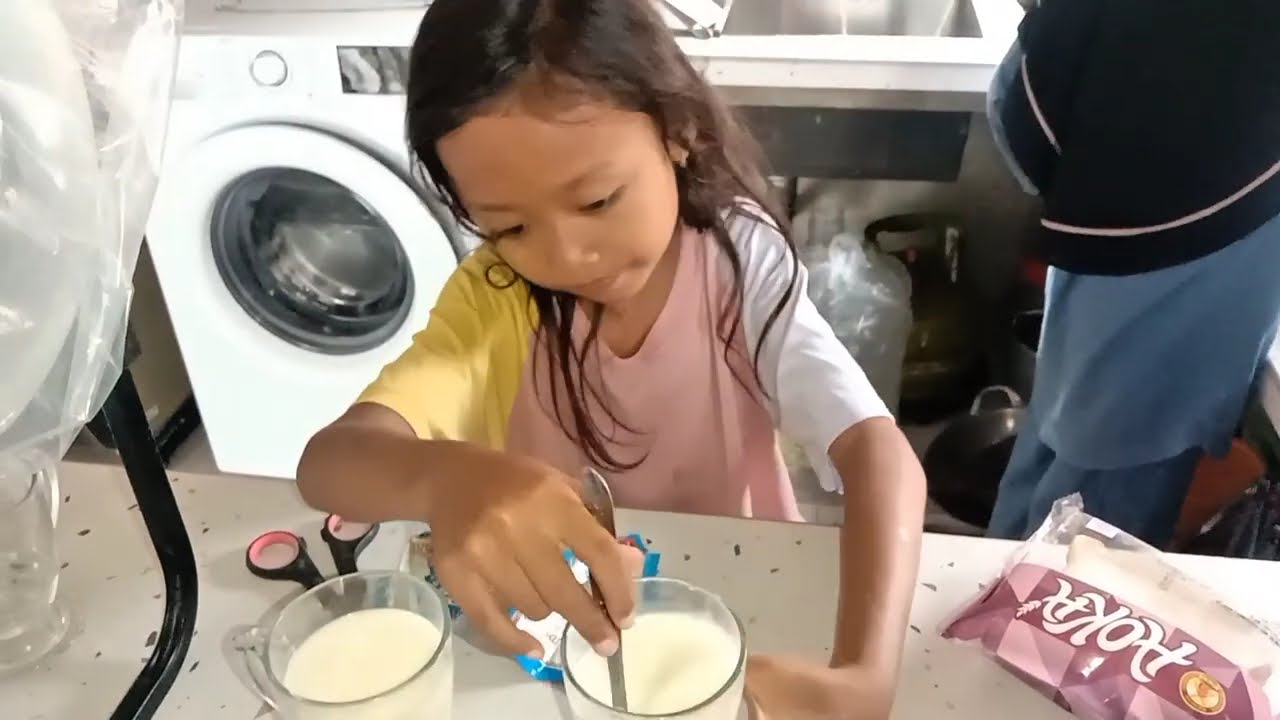 English for Kids: Lunch Time with Kayyis and Kafa 🍞🥛