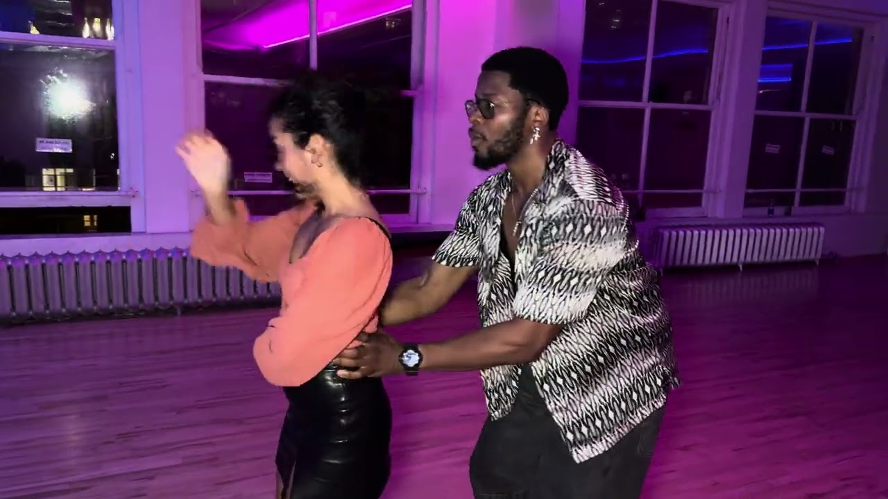 Terry SalsaAlanzia & Mariana (Salsa Social) (3) at La Parranda on November 3rd 2023
