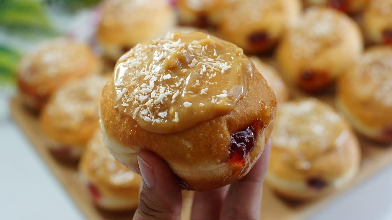 PEANUT BUTTER AND JELLY DOUGHNUTS | HOME-MADE DOUGHTNUTS ARE THE BEST DOUGHNUTS!!!