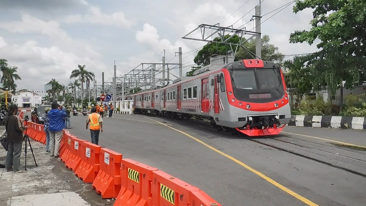AKHIRNYA KRL UJICOBA ke Stasiun Tugu YOGYAKARTA