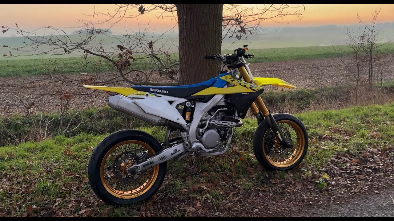 SUPERMOTO CHASING SUNSET