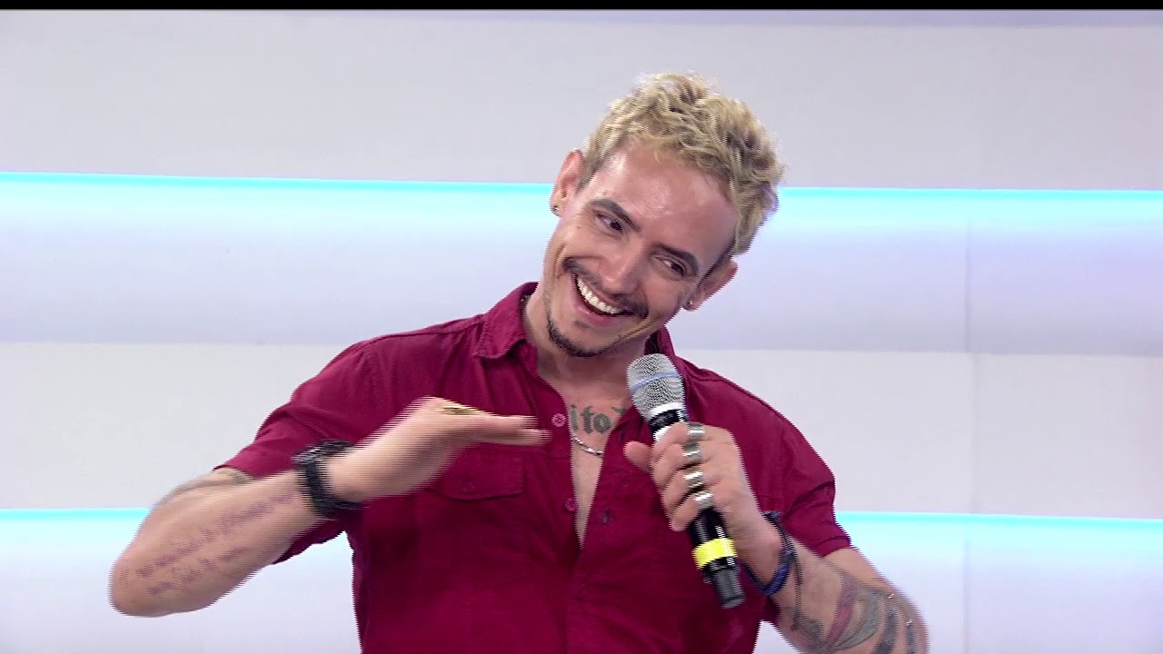 Cantor Ricky Vallen se apresenta na Lona Cultural Carlos Zéfiro