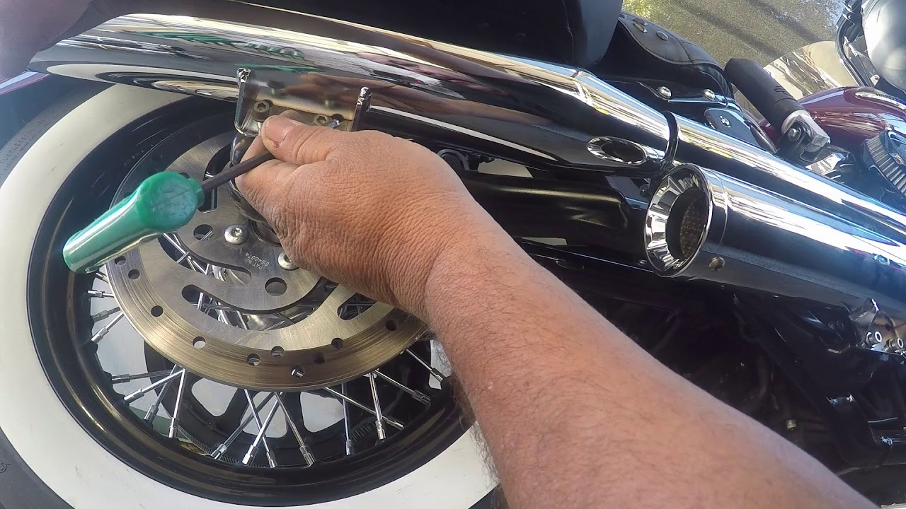 2020 HARLEY DAVIDSON HERITAGE CLASIC 114 VANCE &HINES SLIPON INSTALL