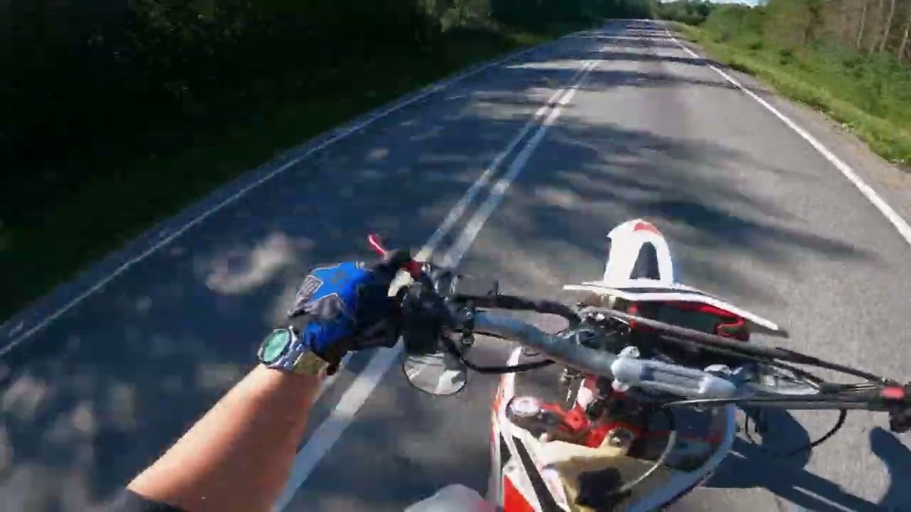 *RAW* SUPERMOTO in finnish countryside + police