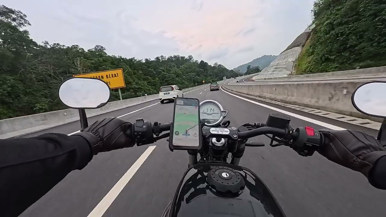 Moto Guzzi V7 Stone SE ride EKVE Pt.1