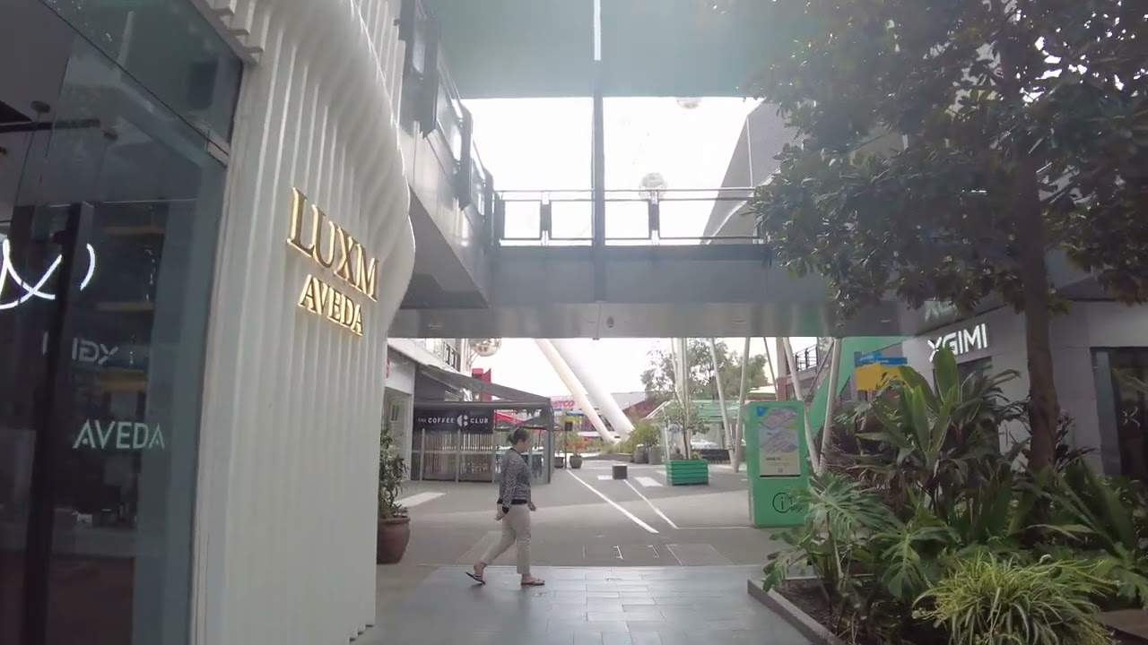 The District Docklands - Melbourne Australia Walk