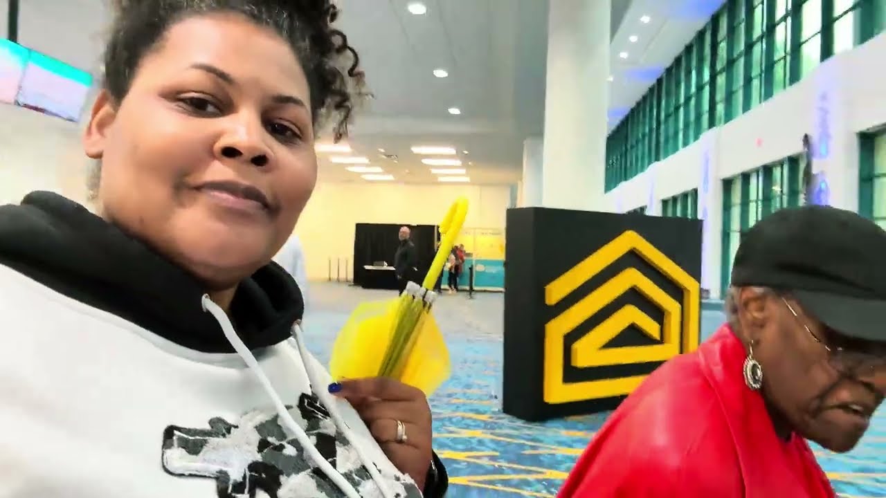 Kicking It with My Lil Ol' Ladies | Day 31 Vlog Challenge