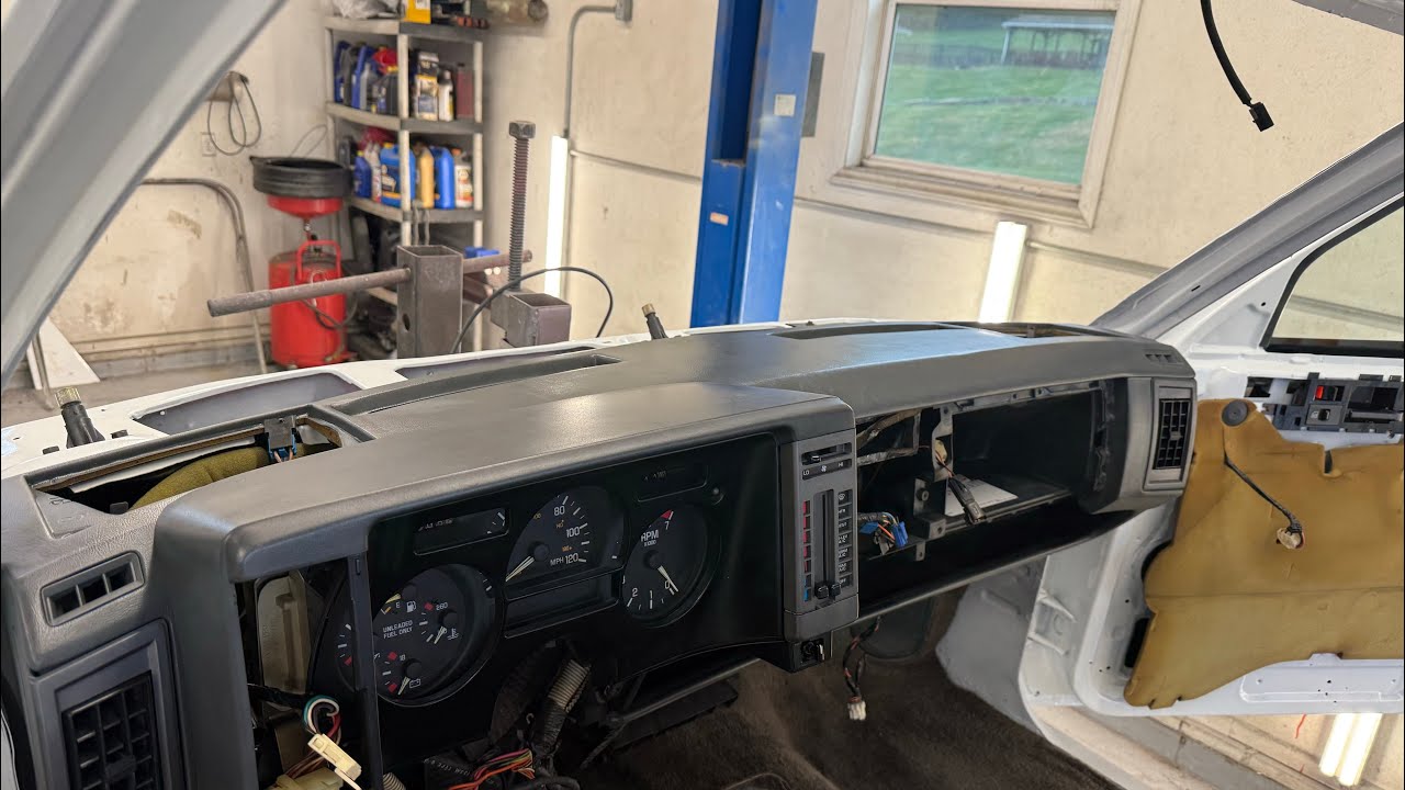 1992 GMC Sonoma GT part 6. Installing the new dash.
